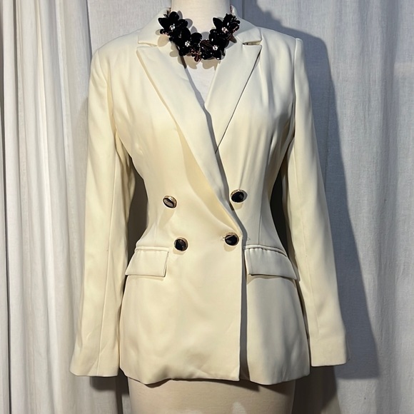 JB by Julie Brown Jackets & Blazers - Julie Brown “Violetta” winter white crepe double breasted tuxedo jacket-NWT